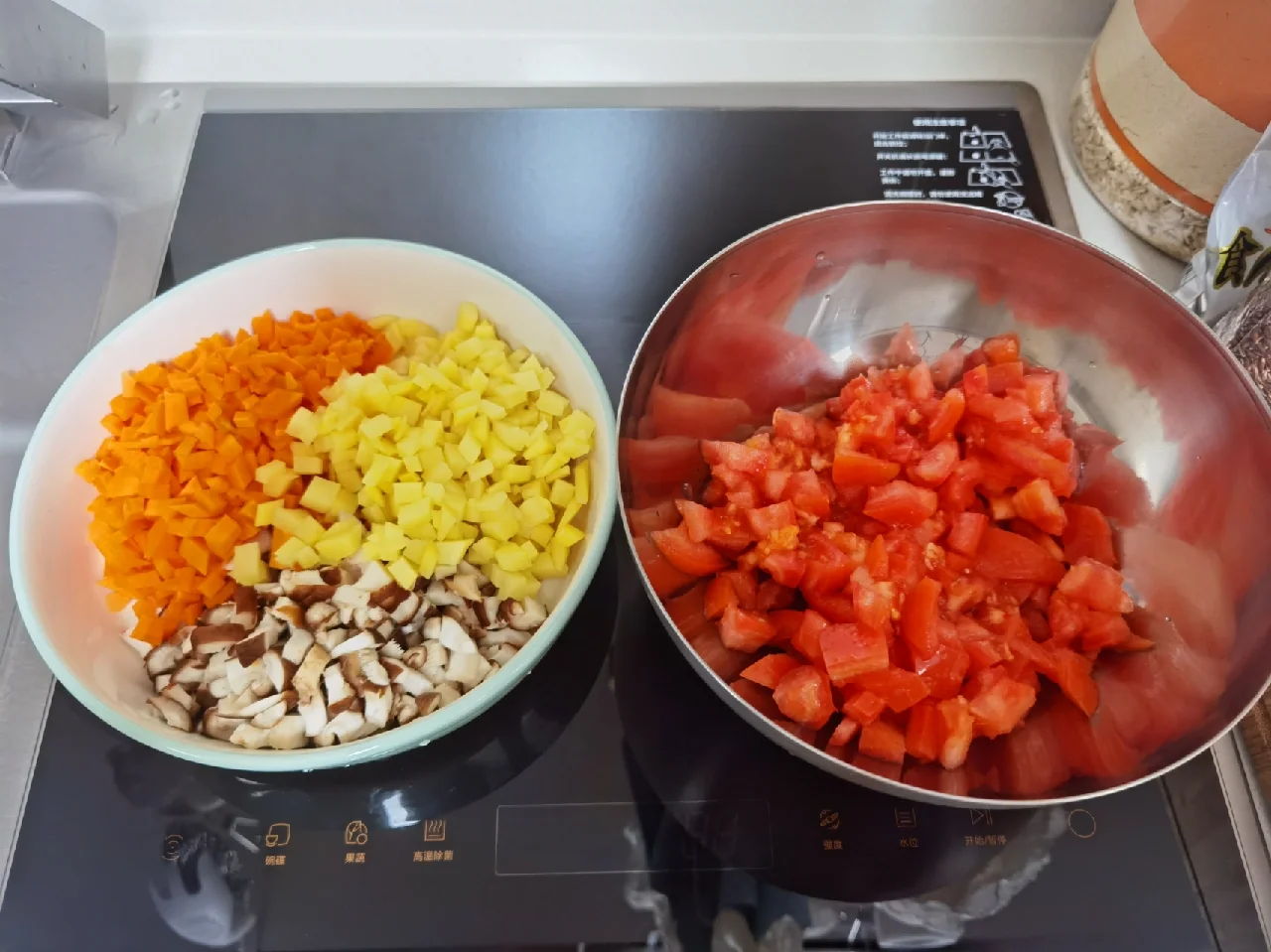 如何用意大利面制作快速素食午餐