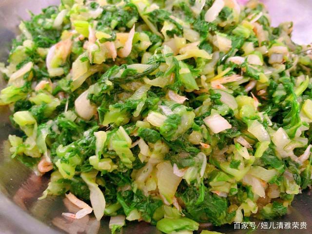 火锅中小白菜的独特食用方式