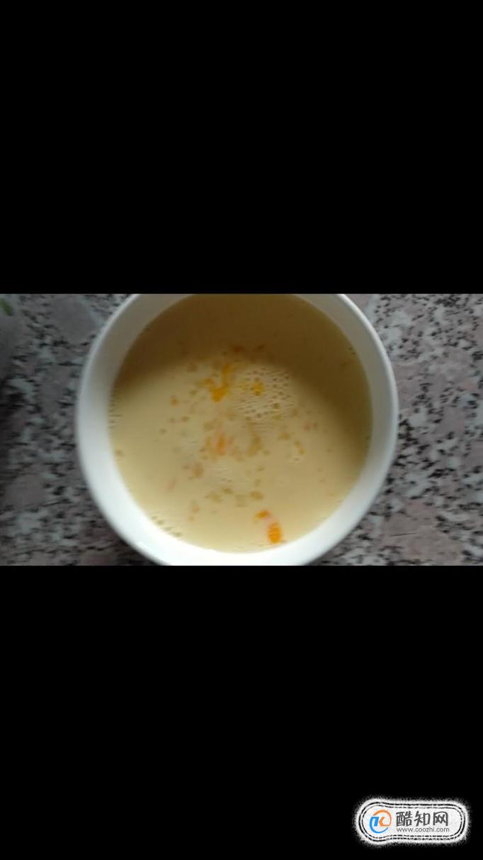 如何用微波炉制作快速香草焦糖布丁